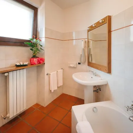 Hotel La Corte Di Lurago Lurago D'Erba
