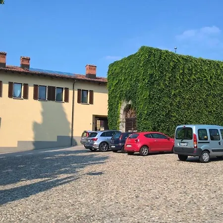 La Corte Di Lurago 2*