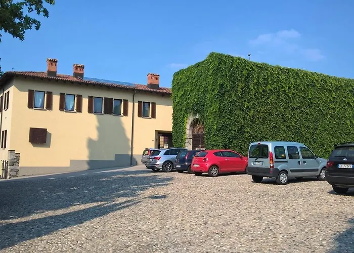 La Corte Di Lurago 2*